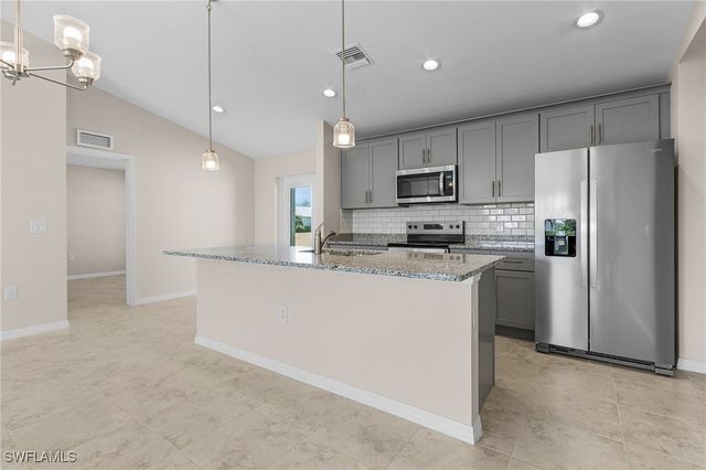 522 NW 20th ST, Cape Coral, FL 33993