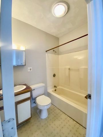 594 Somerville Avenue 2B, Somerville, MA 02145