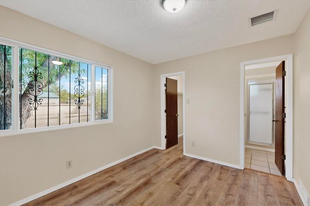 1725 PROSPECT Avenue NW, Albuquerque, NM 87104