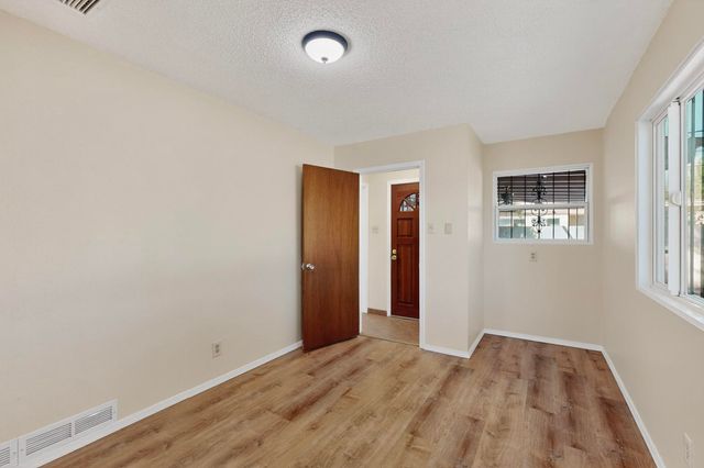 1725 PROSPECT Avenue NW, Albuquerque, NM 87104