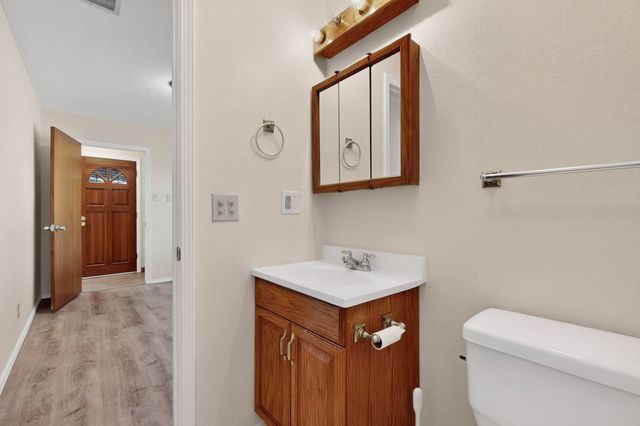 1725 PROSPECT Avenue NW, Albuquerque, NM 87104