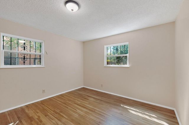 1725 PROSPECT Avenue NW, Albuquerque, NM 87104