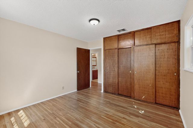 1725 PROSPECT Avenue NW, Albuquerque, NM 87104