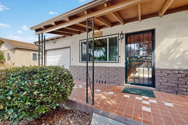 1725 PROSPECT Avenue NW, Albuquerque, NM 87104