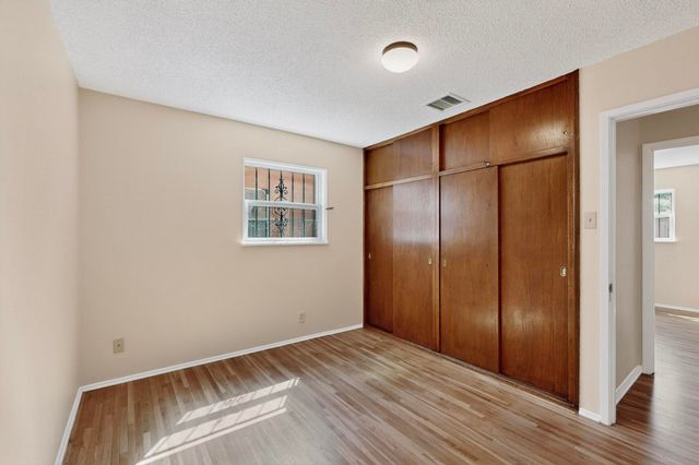 1725 PROSPECT Avenue NW, Albuquerque, NM 87104