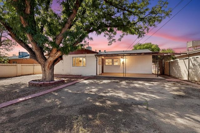 1725 PROSPECT Avenue NW, Albuquerque, NM 87104