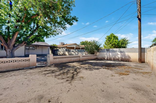 1725 PROSPECT Avenue NW, Albuquerque, NM 87104