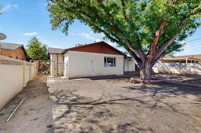 1725 PROSPECT Avenue NW, Albuquerque, NM 87104