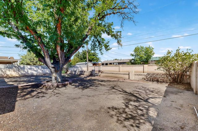 1725 PROSPECT Avenue NW, Albuquerque, NM 87104