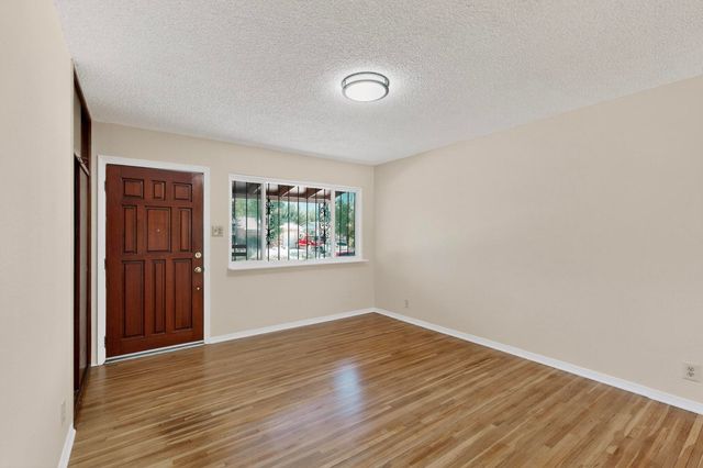 1725 PROSPECT Avenue NW, Albuquerque, NM 87104