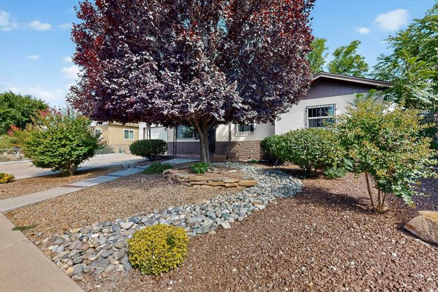 1725 PROSPECT Avenue NW, Albuquerque, NM 87104