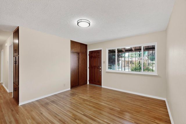 1725 PROSPECT Avenue NW, Albuquerque, NM 87104