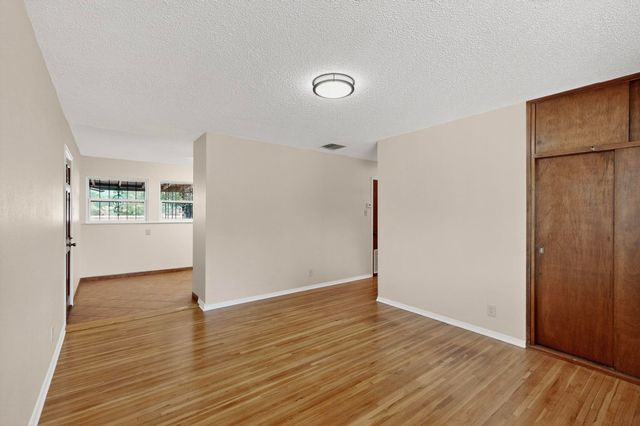 1725 PROSPECT Avenue NW, Albuquerque, NM 87104