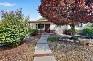 1725 PROSPECT Avenue NW, Albuquerque, NM 87104