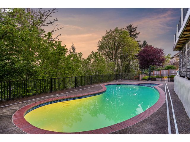 2512 Nw PINNACLE Dr, Portland, OR 97229