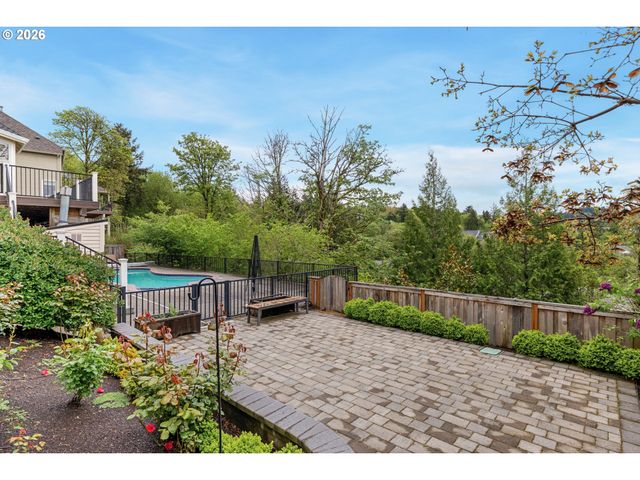 2512 Nw PINNACLE Dr, Portland, OR 97229