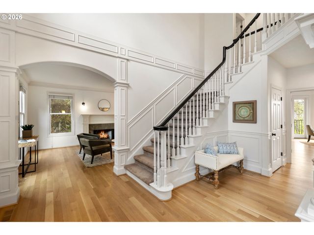 2512 Nw PINNACLE Dr, Portland, OR 97229