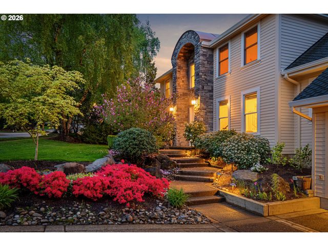 2512 Nw PINNACLE Dr, Portland, OR 97229