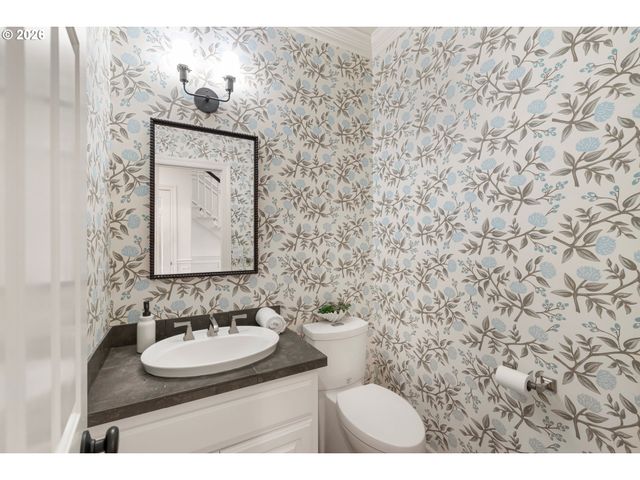 2512 Nw PINNACLE Dr, Portland, OR 97229