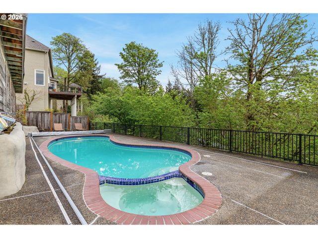 2512 Nw PINNACLE Dr, Portland, OR 97229