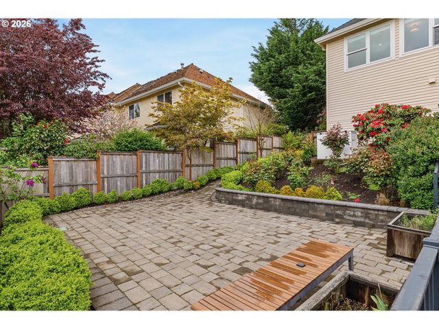 2512 Nw PINNACLE Dr, Portland, OR 97229