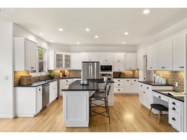 2512 Nw PINNACLE Dr, Portland, OR 97229