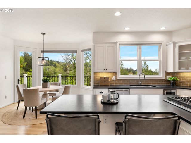 2512 Nw PINNACLE Dr, Portland, OR 97229