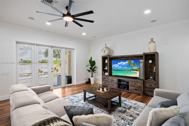 1537 Victoria Isle Way, Weston, FL 33327