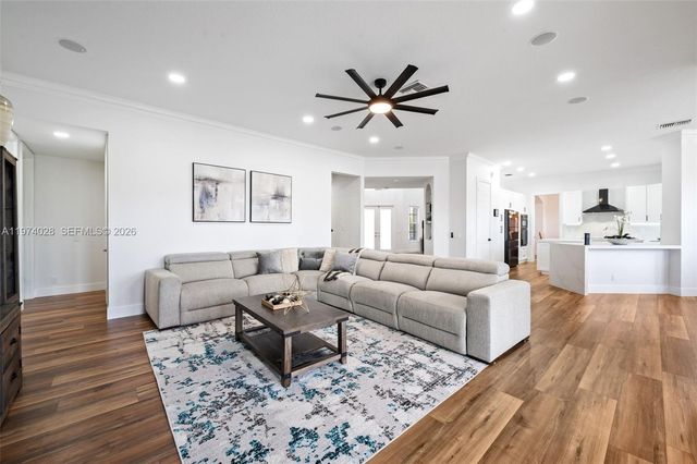 1537 Victoria Isle Way, Weston, FL 33327