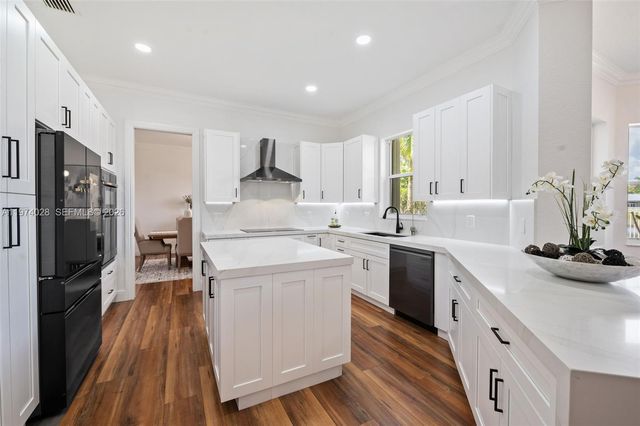 1537 Victoria Isle Way, Weston, FL 33327