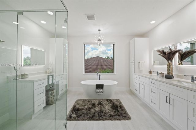 1537 Victoria Isle Way, Weston, FL 33327