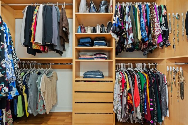 1537 Victoria Isle Way, Weston, FL 33327