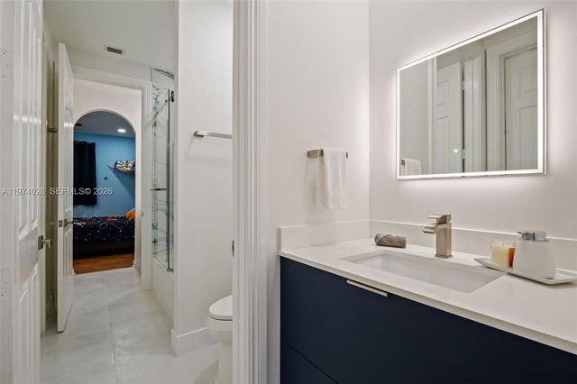 1537 Victoria Isle Way, Weston, FL 33327