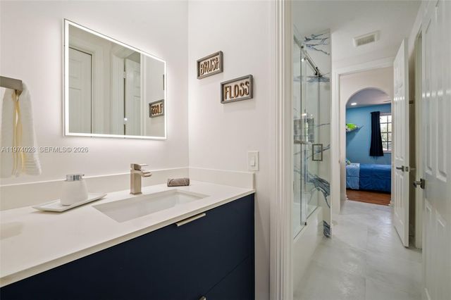 1537 Victoria Isle Way, Weston, FL 33327