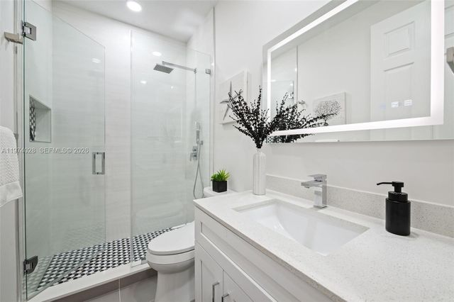 1537 Victoria Isle Way, Weston, FL 33327