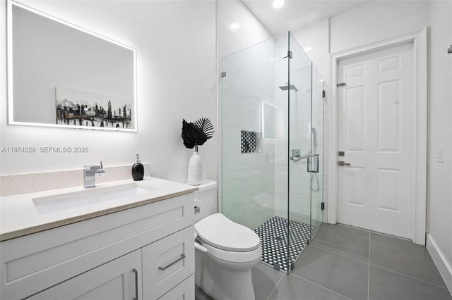 1537 Victoria Isle Way, Weston, FL 33327