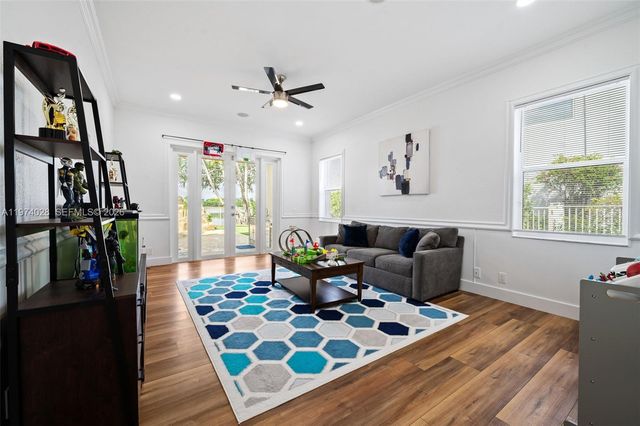 1537 Victoria Isle Way, Weston, FL 33327