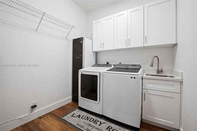 1537 Victoria Isle Way, Weston, FL 33327