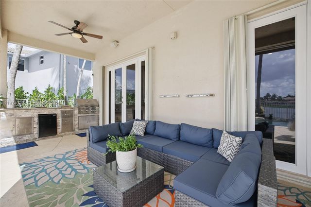 1537 Victoria Isle Way, Weston, FL 33327