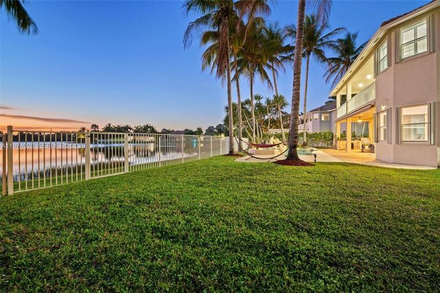 1537 Victoria Isle Way, Weston, FL 33327