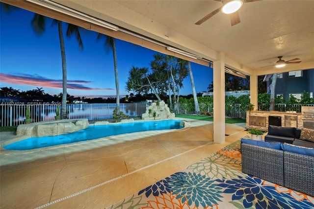 1537 Victoria Isle Way, Weston, FL 33327