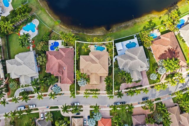 1537 Victoria Isle Way, Weston, FL 33327
