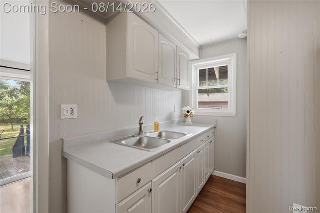 276 Walper Avenue, Clawson, MI 48017