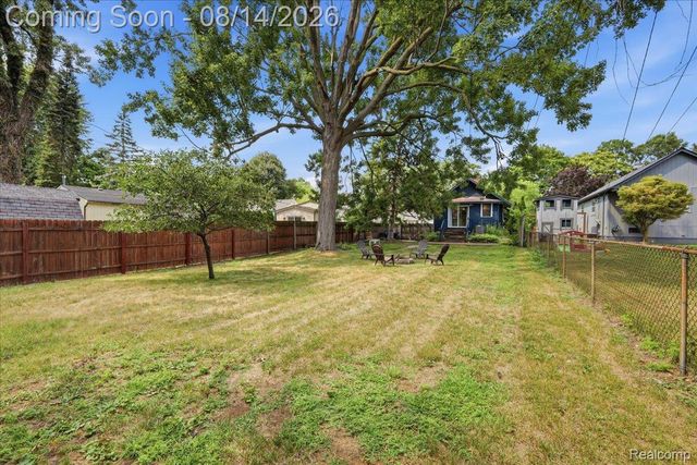 276 Walper Avenue, Clawson, MI 48017
