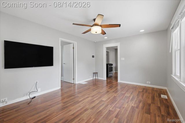 276 Walper Avenue, Clawson, MI 48017