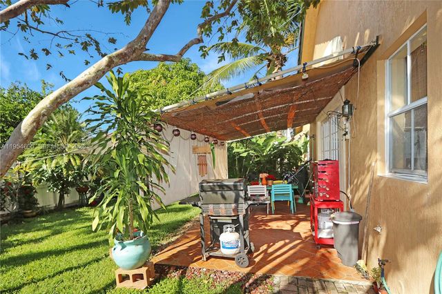 15382 SW 16th Ter, Miami, FL 33185