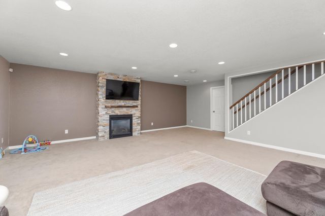 6737 21st Street S, Fargo, ND 58104