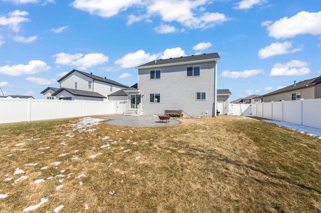 6737 21st Street S, Fargo, ND 58104