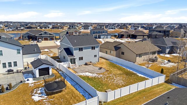 6737 21st Street S, Fargo, ND 58104