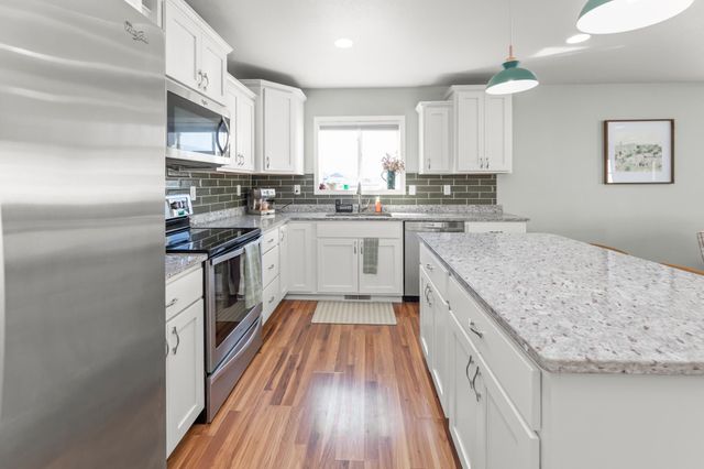 6737 21st Street S, Fargo, ND 58104